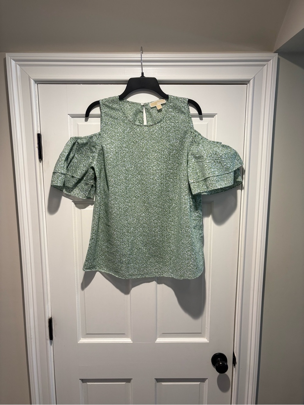 Michael Kors Green Floral Cold-Shoulder Blouse - Picture 5 of 11